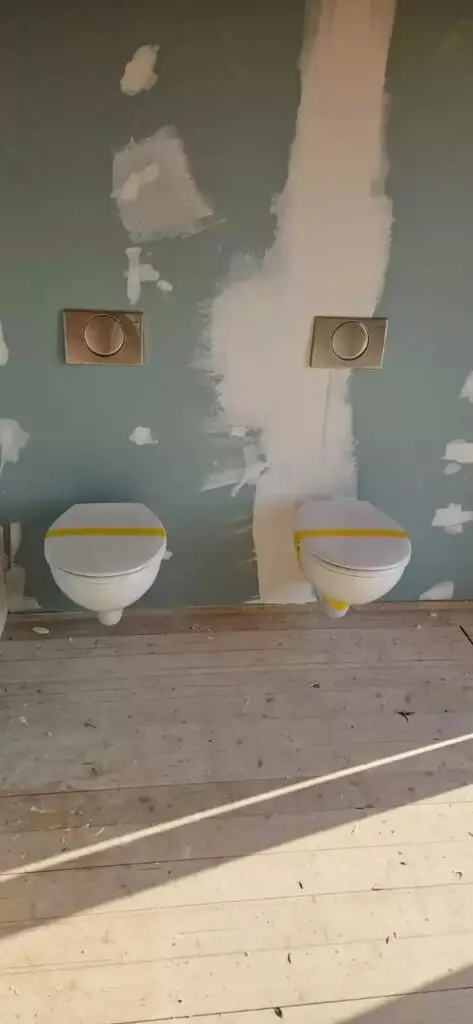 Aansluitingen voor toilet en wastafel, project Sanitair bungalow