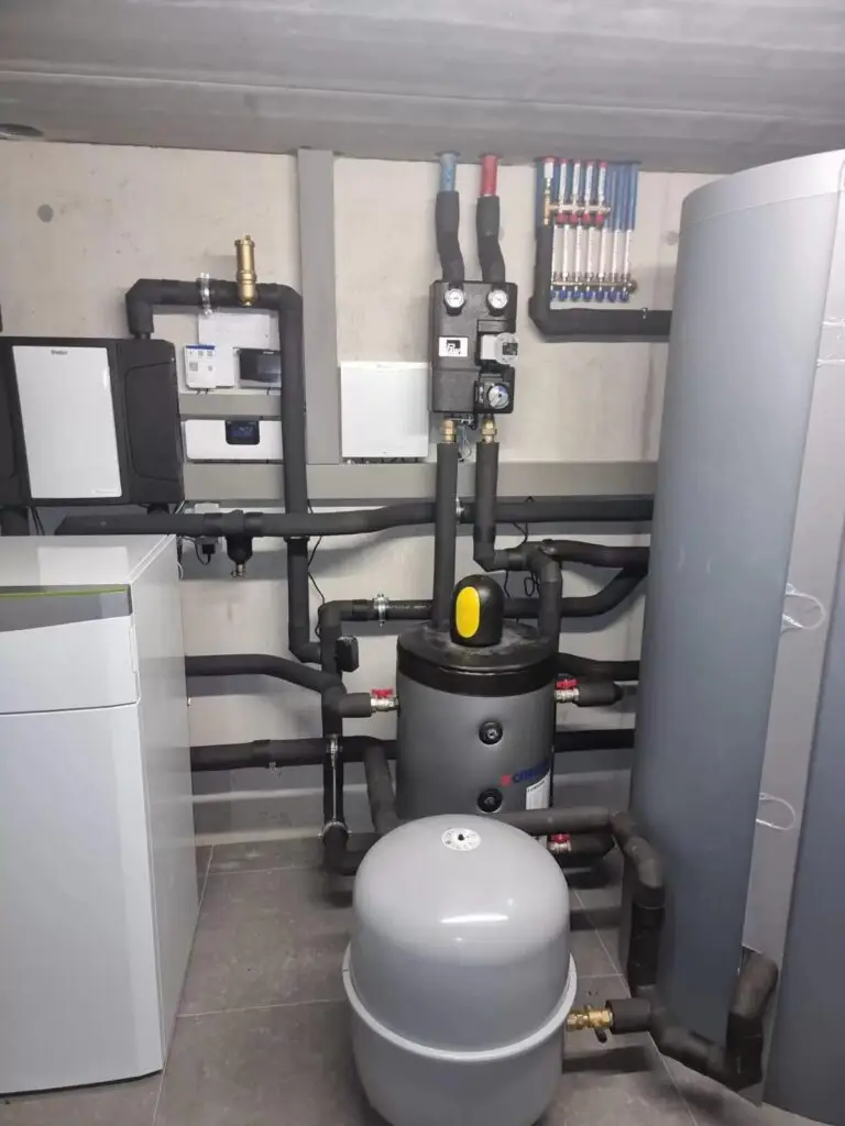 Pompgroepen met boiler en expansievat, realisatie Aqua & Fire