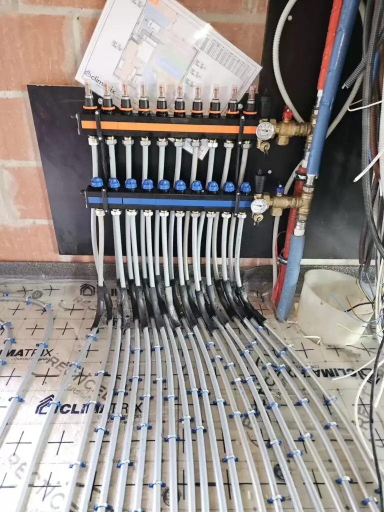 Collector van de vloerverwarming, project Vloerverwarming Kasterlee