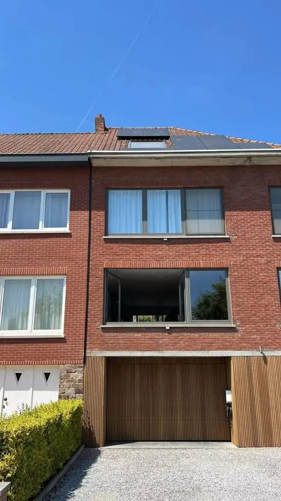 Gevel van de woning in Grimbergen, realisatie Aqua & Fire