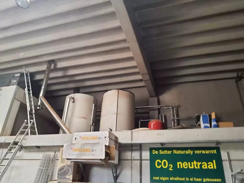 Silo's en leidingen van de pelletinstallatie, project Biomassa installatie pellets