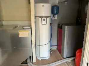 Boiler naast de pelletketel, realisatie Aqua & Fire