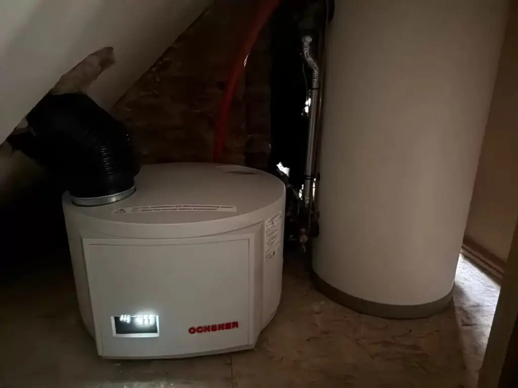 Warmtepompboiler op zolder, realisatie Aqua & Fire
