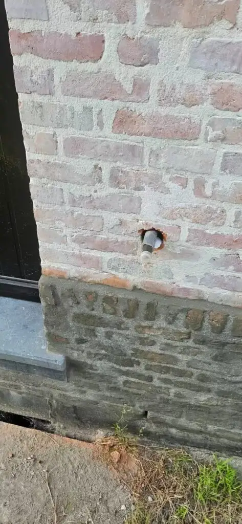 Doorvoer voor leidingen in de gevel, project Zelfbouwer S.C.