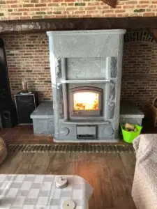 Speksteenkachel met brandend vuur, realisatie Aqua & Fire