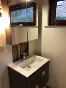 Badmeubel met spiegel, realisatie Aqua & Fire